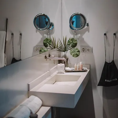 Singular * San José